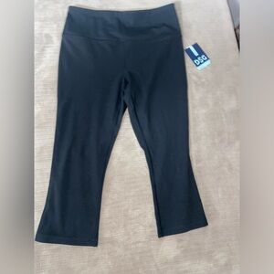 DSG Women's Black Capris
